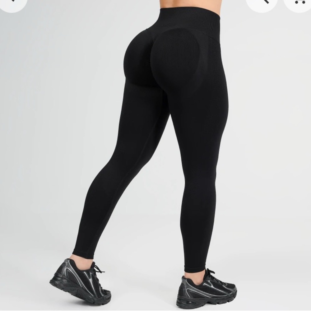 Women's Black High-Waisted Leggings - Picture 4 of 12